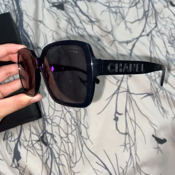 Chanel sunglasses - Picture 4 of 4